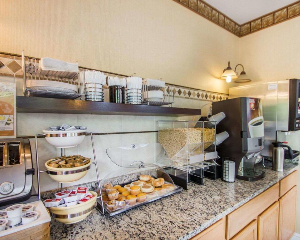 Econo Lodge Inn & Suites Old Saybrook - Westbrook Eksteriør billede