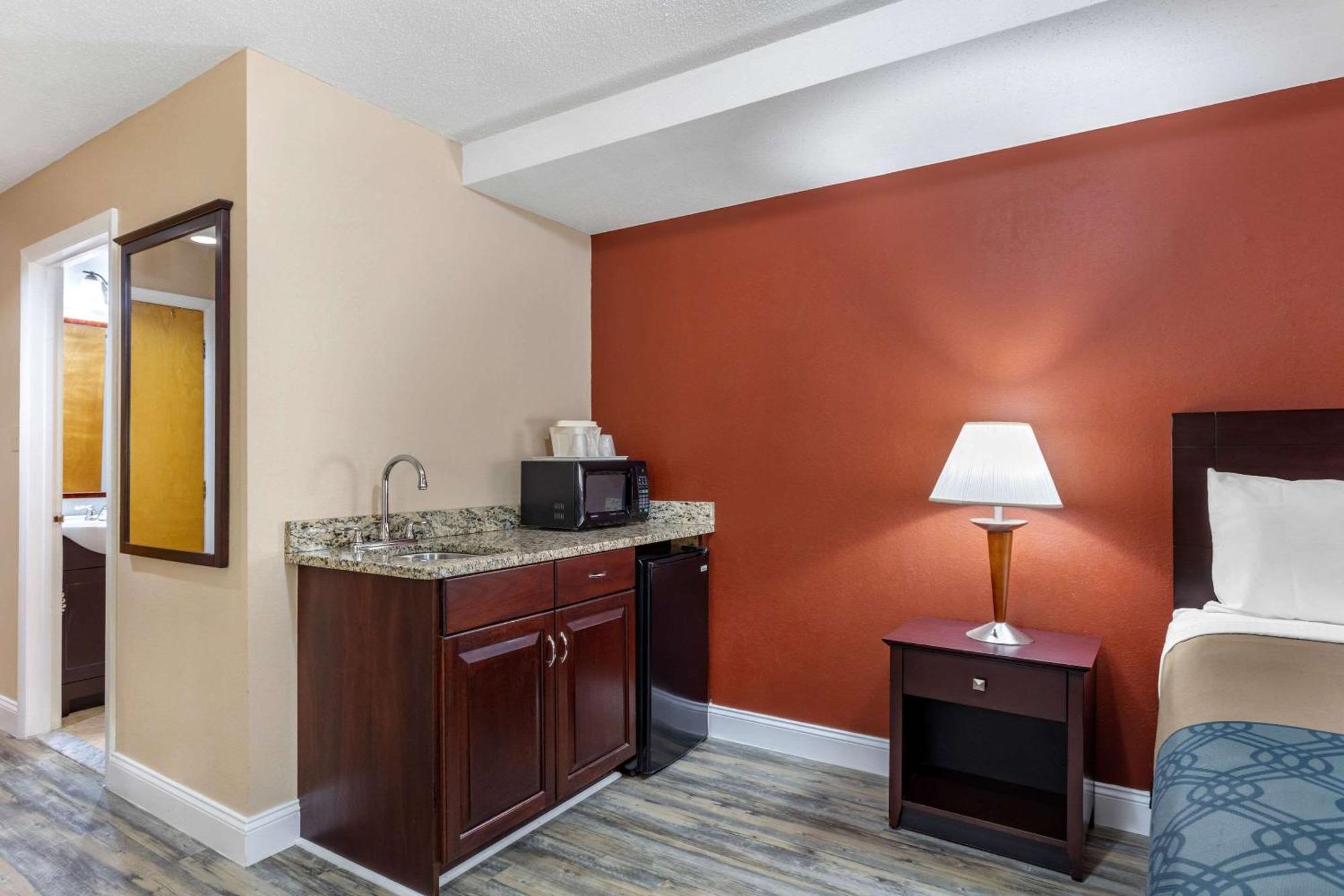 Econo Lodge Inn & Suites Old Saybrook - Westbrook Eksteriør billede
